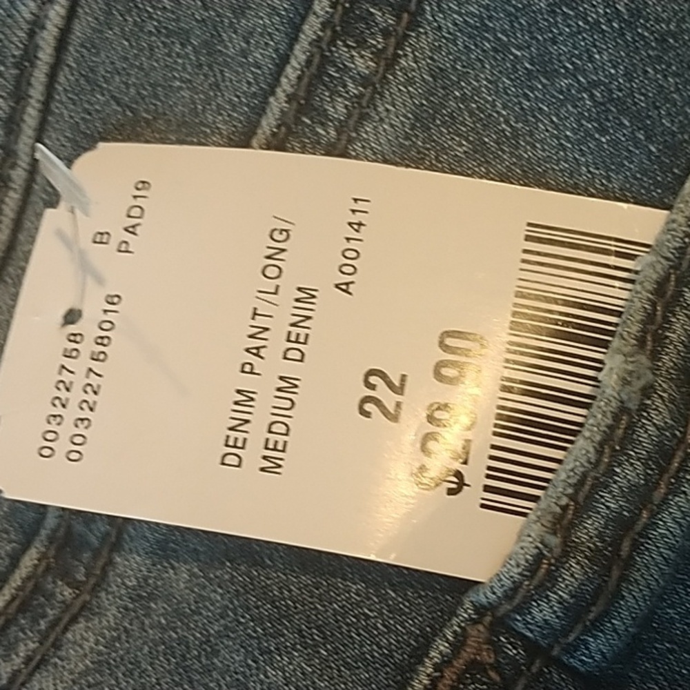 Forever 21 Celebrity Pink Skinny Distressed Raw Hem Ankle Jeans sz plus 22 - Picture 11 of 15